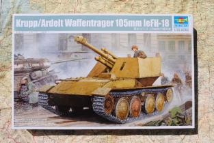 TR01586  German Krupp/Ardelt Waffentrager 105mm LeFH-18